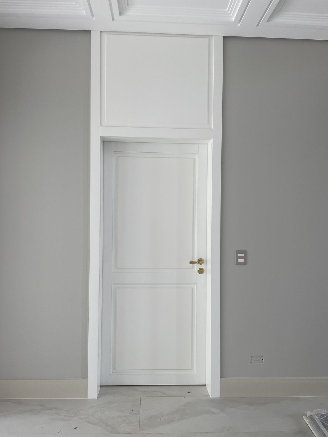 Porta clássica de alumínio de alto padrão — Portline