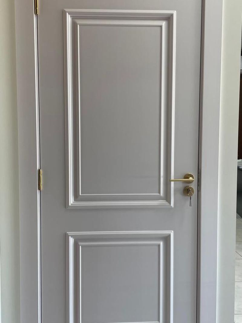 Porta WPC Clássica Branca Portline — modelo com almofadas