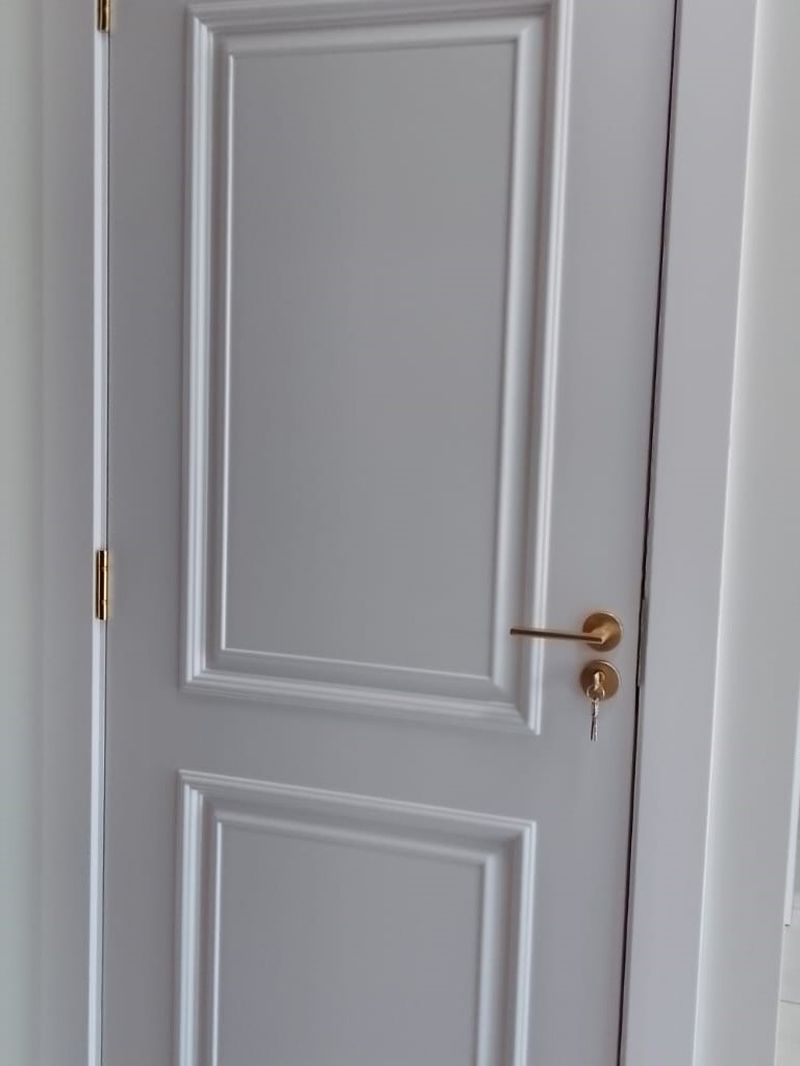 Porta WPC Clássica Branca com almofadas e acabamento Thermo Fusion — Portline