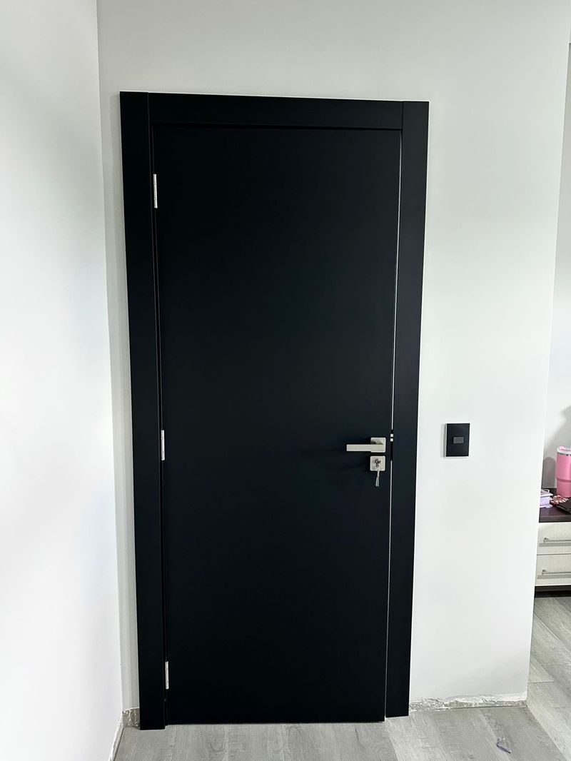 Porta WPC Lisa Preta Portline — acabamento premium à prova d'água